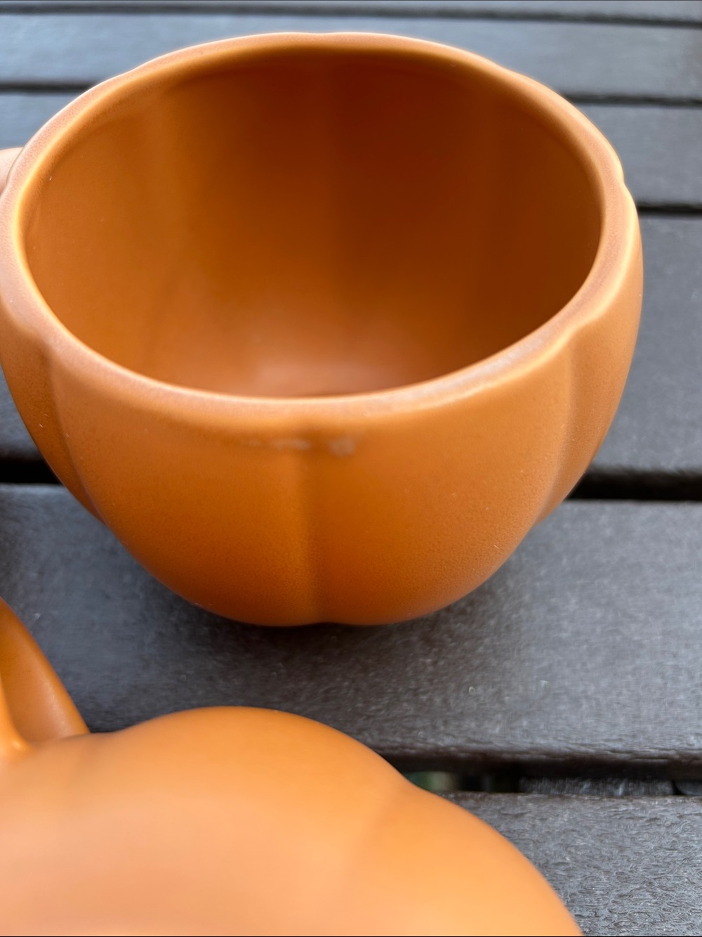 Pottery Barn Stoneware Pumpkin Mugs Set of 4 NWT 🎃🍂🍁 - Picture 6 of 8